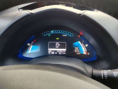 Used 2015 Nissan Leaf S FWD image 13