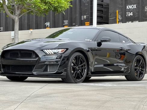 Used 2022 Ford Mustang Shelby GT500 w/ Technology Package RWD image 10