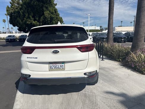 Used 2022 Kia Sportage LX image 16