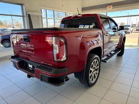 Used 2021 GMC Canyon Denali image 4