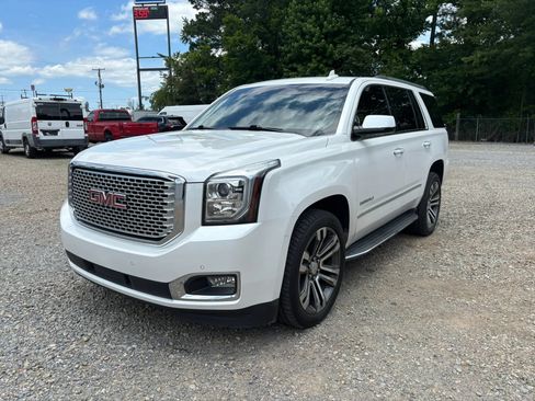 Used 2017 GMC Yukon Denali w/ Open Road Package AWD/4WD image 8