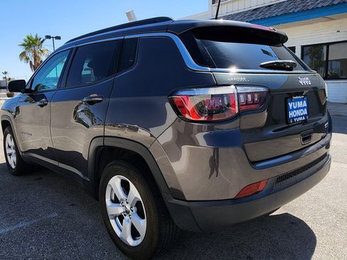 Used 2018 Jeep Compass Latitude FWD image 7