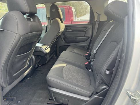 Used 2014 GMC Acadia SLE image 10