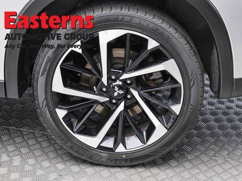Used 2024 Mitsubishi Outlander SE AWD/4WD image 8