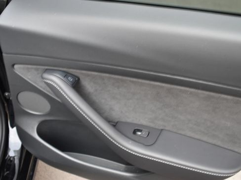 Used 2022 Tesla Model 3 Standard Range RWD image 18