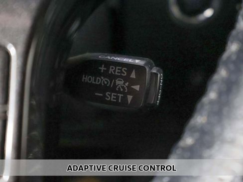 Used 2024 Toyota 4Runner TRD Off-Road Premium image 4