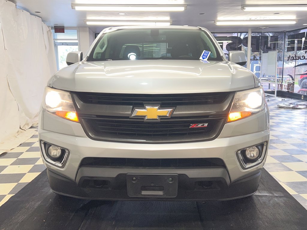 Used 2015 Chevrolet Colorado Z71 w/ LPO, Gearon Divider Package AWD/4WD image 3