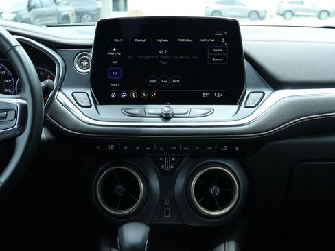 Used 2023 Chevrolet Blazer Premier FWD image 16