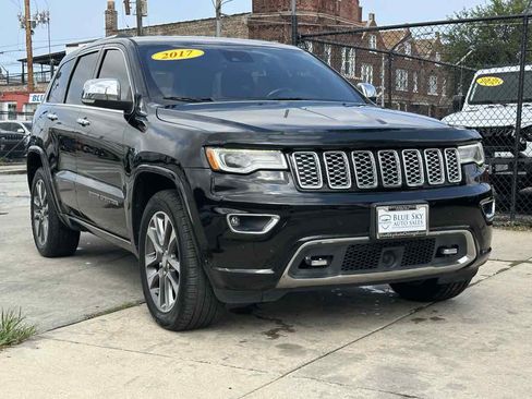 Used 2017 Jeep Grand Cherokee Overland w/ Jeep Active Safety Group AWD/4WD image 3