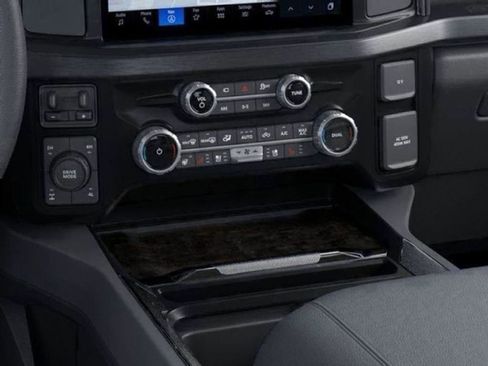 New 2025 Ford F250 Lariat image 31