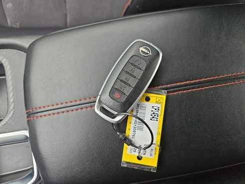 Used 2025 Nissan Sentra SR FWD image 28