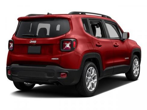 Used 2017 Jeep Renegade Latitude image 2