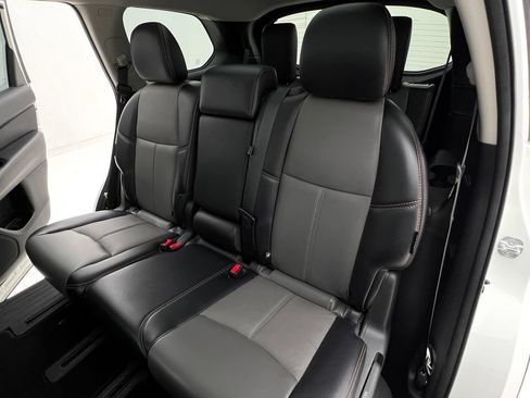 Used 2020 Nissan Pathfinder SL AWD/4WD image 15