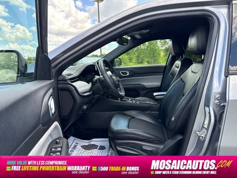 Used 2024 Jeep Compass Latitude AWD/4WD image 21