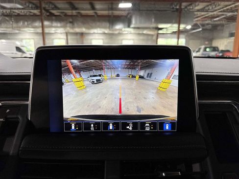 Used 2023 Chevrolet Suburban LT w/ Luxury Package image 26