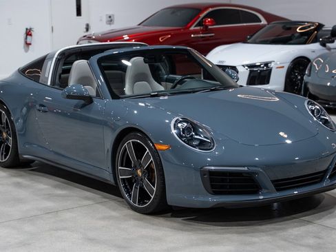 Used 2017 Porsche 911 Targa 4 AWD/4WD image 9