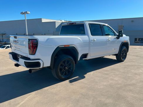 Certified 2025 GMC Sierra 2500 AT4 image 6