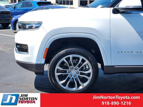 Used 2022 Jeep Grand Wagoneer Series II image 8