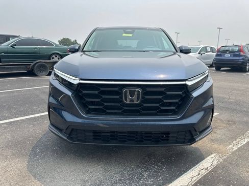 Used 2025 Honda CR-V LX image 2