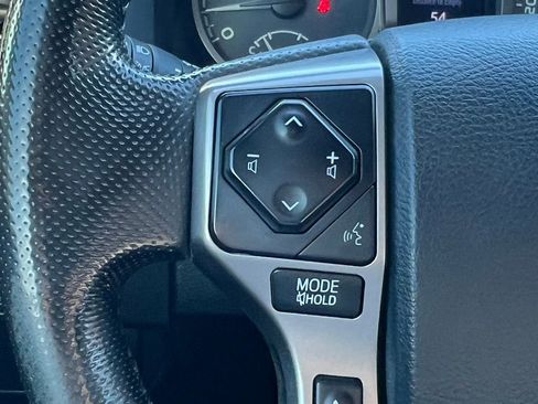 Used 2016 Toyota Tacoma SR5 image 28