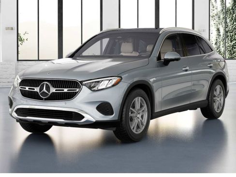 Used 2026 Mercedes-Benz GLC 300 image 1