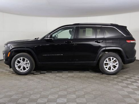 Used 2023 Jeep Grand Cherokee Limited AWD/4WD image 19