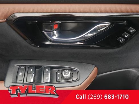 Used 2025 Subaru Forester Touring AWD/4WD image 24