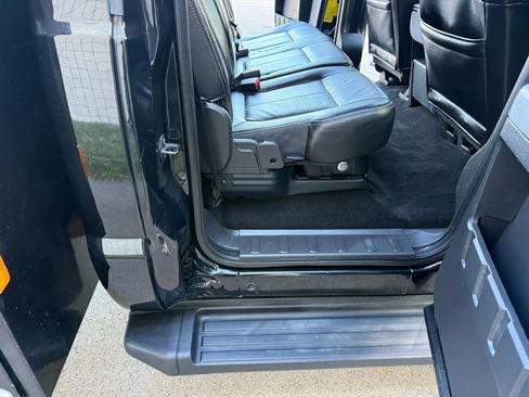 Used 2013 Ford F450 Lariat w/ Lariat Interior Pkg image 26
