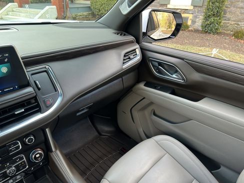 Used 2023 Chevrolet Suburban Z71 w/ Luxury Package image 15