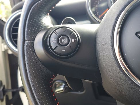 Used 2019 MINI Cooper S image 22