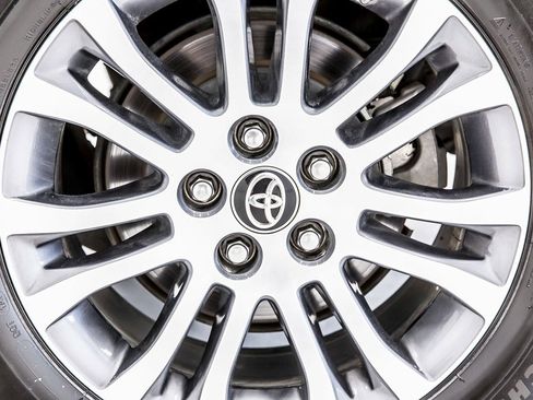 Used 2020 Toyota Sienna XLE Premium image 41