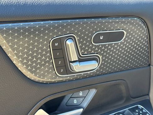 Used 2026 Mercedes-Benz GLB 250 image 22