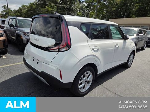 Used 2025 Kia Soul LX w/ LX Technology Package FWD image 13