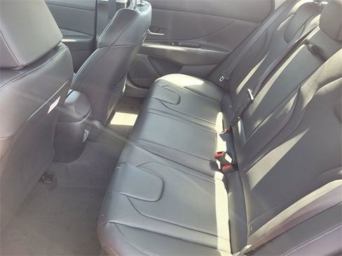 New 2025 Hyundai Elantra Limited image 11