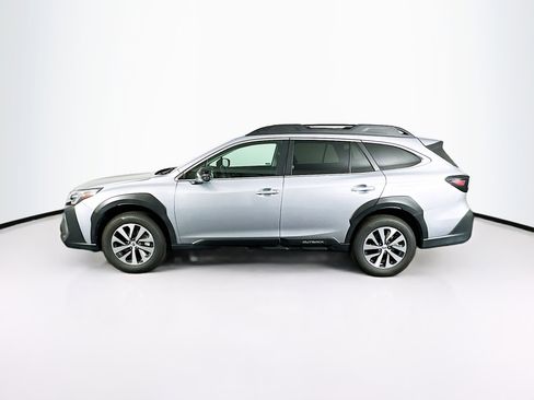 Used 2025 Subaru Outback Premium image 4