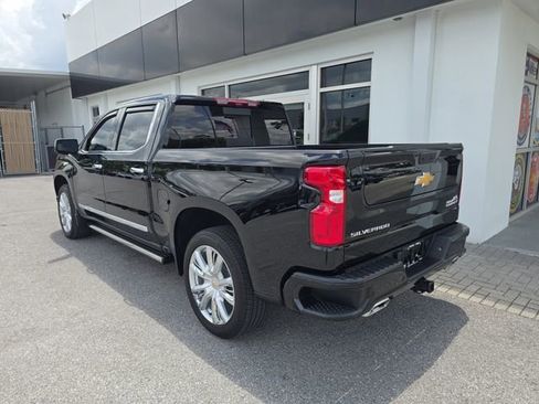 Certified 2025 Chevrolet Silverado 1500 High Country AWD/4WD image 5