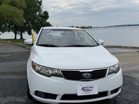 Used 2013 Kia Forte EX FWD image 2