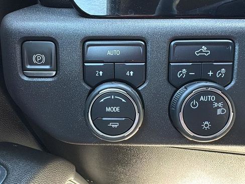 Used 2023 Chevrolet Silverado 1500 LT AWD/4WD image 27