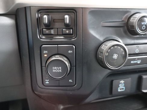Used 2023 Ford F350 XLT w/ 360-Degree Camera Package AWD/4WD image 25