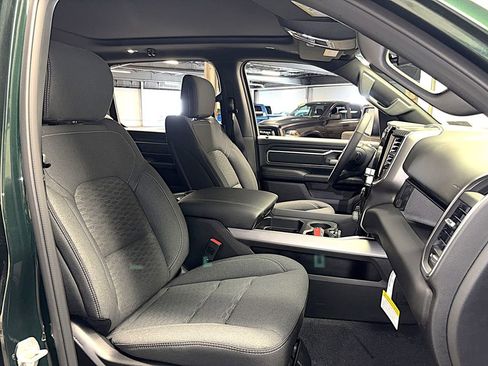 New 2026 RAM 1500 4x4 Crew Cab image 33