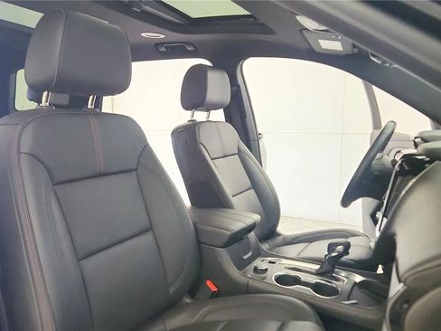 Used 2023 Chevrolet Traverse RS AWD/4WD image 42