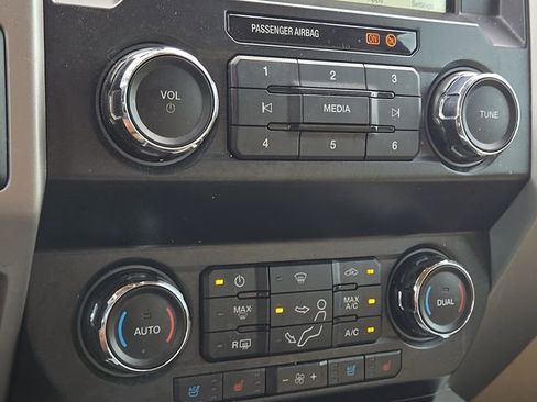 Used 2019 Ford F350 Lariat w/ Lariat Value Package AWD/4WD image 25