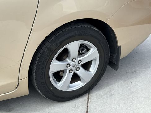 Used 2012 Toyota Sienna LE FWD image 8