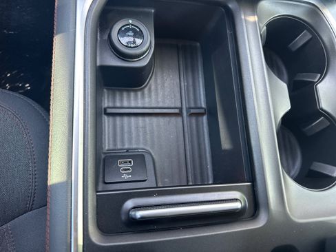 Used 2025 Ford Expedition Active AWD/4WD image 37