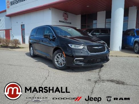 New 2026 Chrysler Pacifica Select FWD image 1