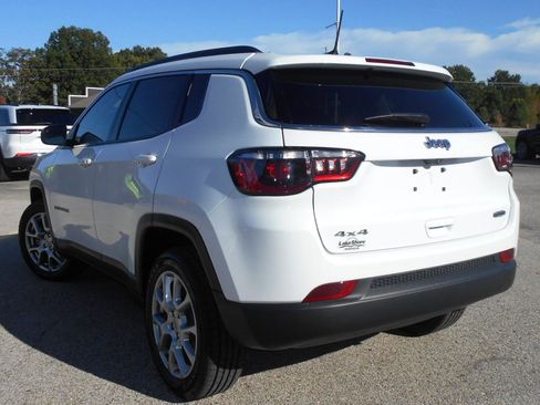 Certified 2022 Jeep Compass Latitude image 3