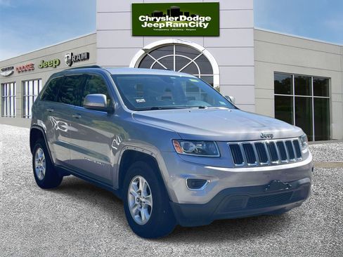 Used 2014 Jeep Grand Cherokee Laredo w/ Quick Order Package 23E AWD/4WD image 4