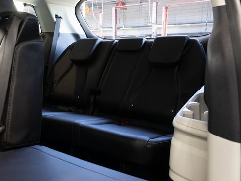 Used 2024 Kia Carnival SX image 23