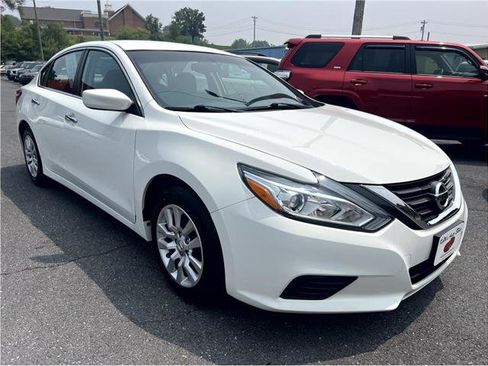 Used 2017 Nissan Altima 2.5 S w/ Power Driver Seat Package image 2