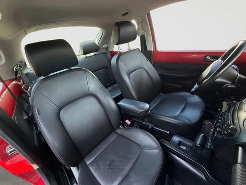 Used 2009 Volkswagen Beetle Coupe FWD image 19